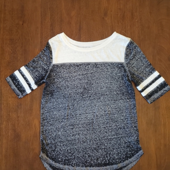 So basic tee - Picture 2 of 3